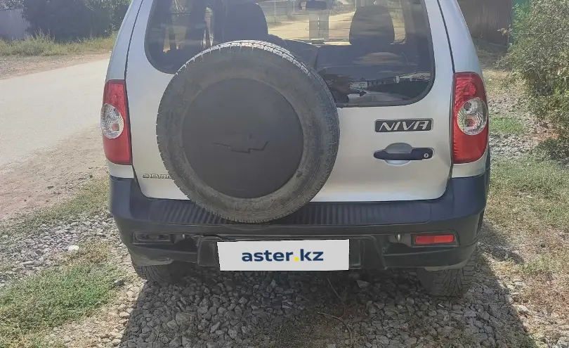 Chevrolet Niva 2012 года за 2 200 000 тг. в Актобе фото 4