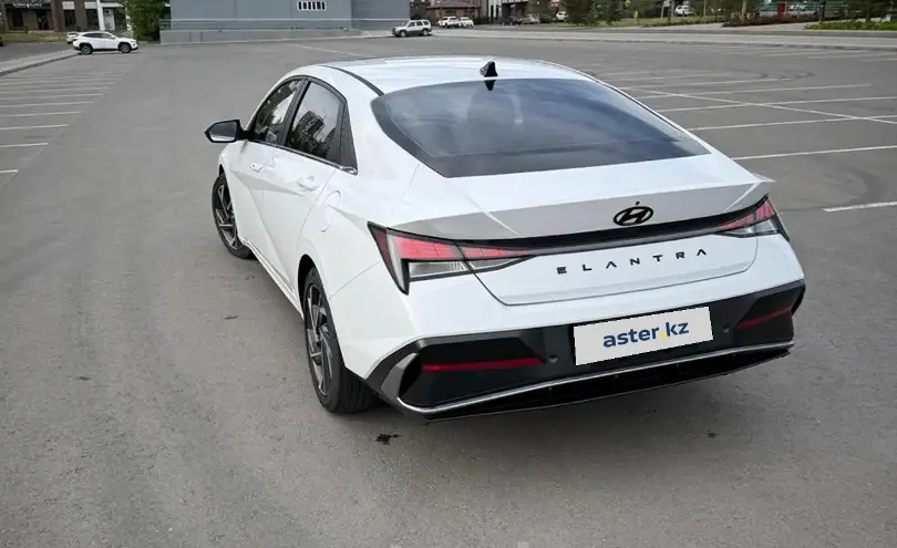 Hyundai Elantra 2023 года за 7 700 000 тг. в Астана фото 3
