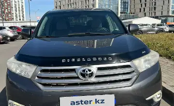 Toyota Highlander 2011 года за 10 500 000 тг. в Астана фото 2