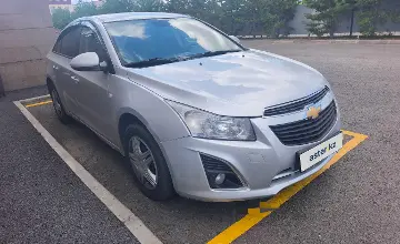 Chevrolet Cruze 2012 года за 3 200 000 тг. в Астана фото 3