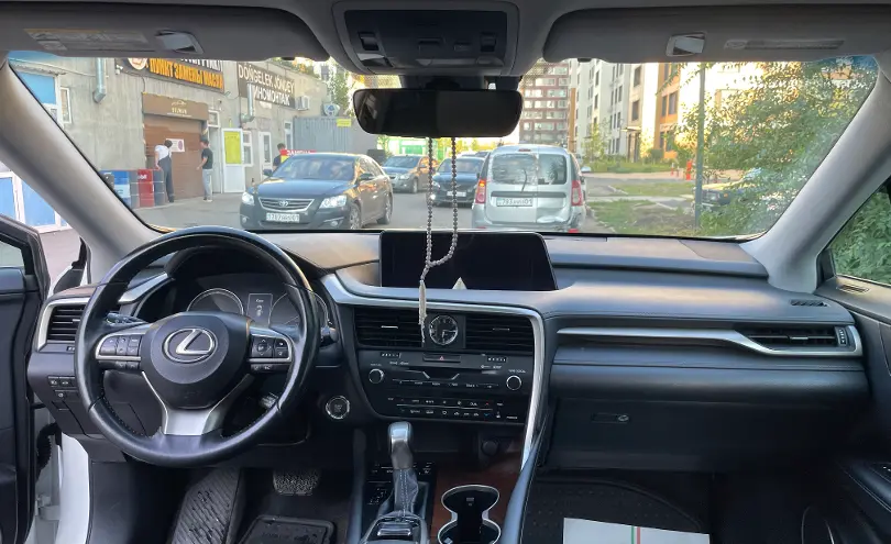Lexus RX 2018 года за 14 000 000 тг. в Астана фото 4