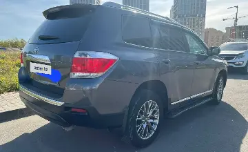 Toyota Highlander 2011 года за 10 500 000 тг. в Астана фото 3