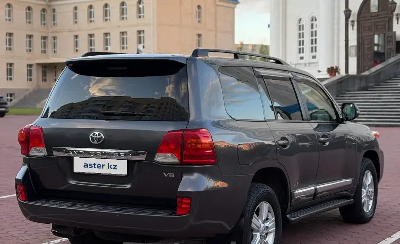 Toyota Land Cruiser 2013 года за 21 000 000 тг. в Астана