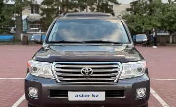 Toyota Land Cruiser 2013 года за 22 000 000 тг. в Астана фото 2