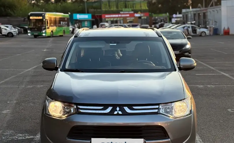 Mitsubishi Outlander 2013 года за 6 700 000 тг. в Алматы фото 2