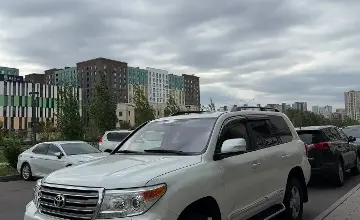 Toyota Land Cruiser 2012 года за 18 200 000 тг. в Астана фото 1