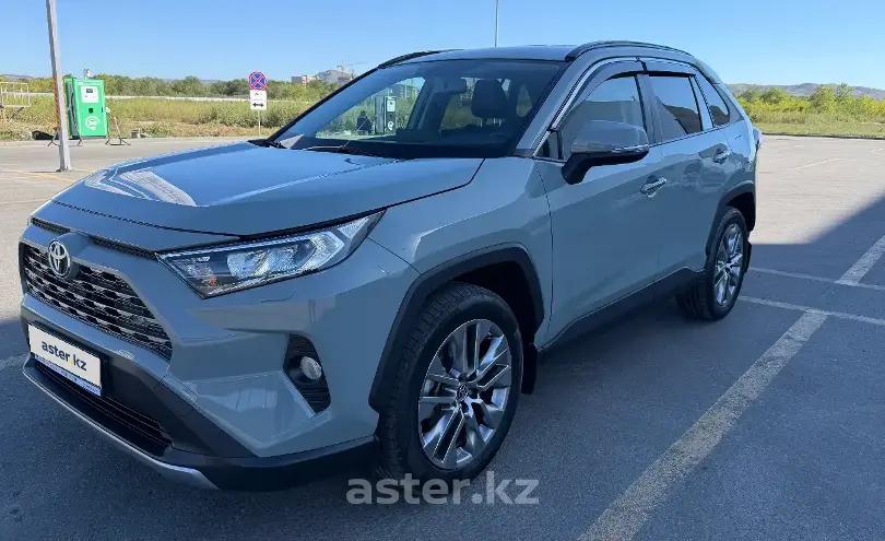 Toyota RAV4 2019 года за 14 000 000 тг. в Усть-Каменогорск