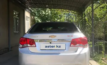 Chevrolet Cruze 2010 года за 2 800 000 тг. в Шымкент фото 3