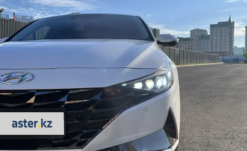 Hyundai Elantra 2021 года за 9 300 000 тг. в Астана фото 2