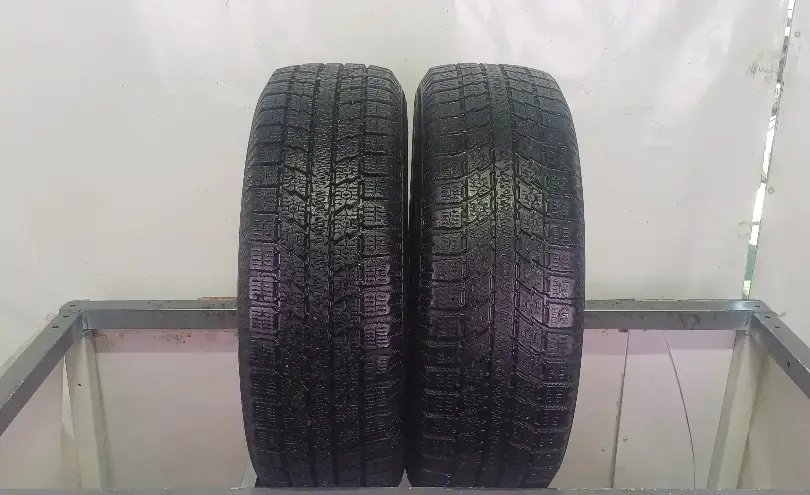 БУ зимние шины 185/65 R15 Toyo Observe за 22000 тг. в Алматы 